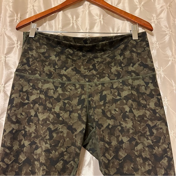 Lululemon Wunder Under Crop Leggings Luon Mystic Jungle Fatigue Green Black - Picture 3 of 15